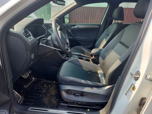 2024 VOLKSWAGEN TIGUAN 4Motion SE R-Line Black