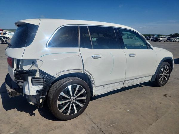 2022 MERCEDES-BENZ GLB GLB250