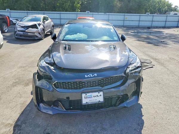 2022 KIA STINGER