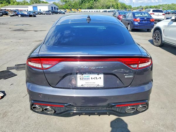 2022 KIA STINGER