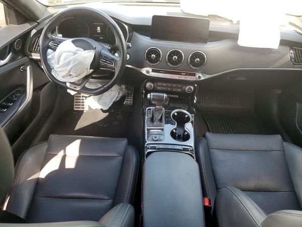 2022 KIA STINGER