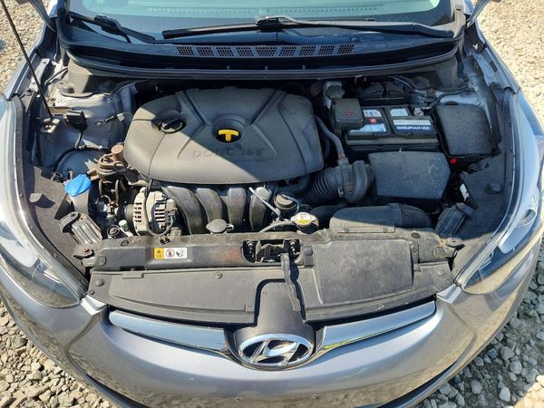 2015 HYUNDAI ELANTRA GLS(Middle)
