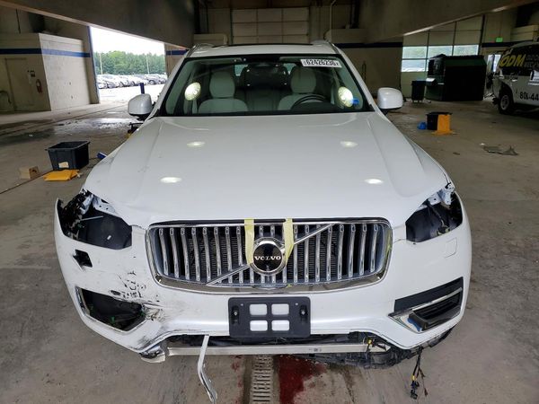 2024 VOLVO XC90 Plus Bright