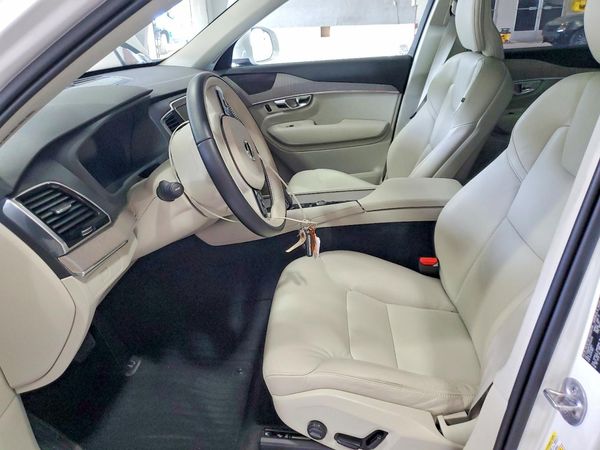 2024 VOLVO XC90 Plus Bright