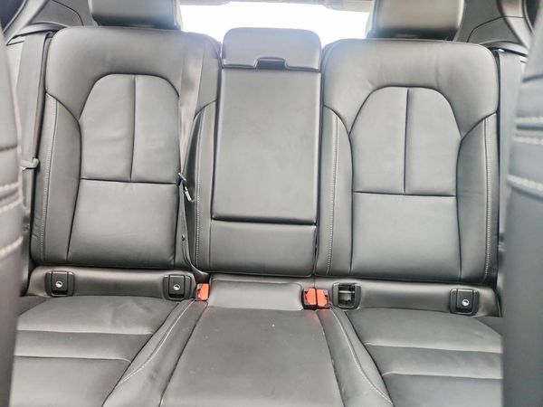 2023 VOLVO XC40 Plus Bright