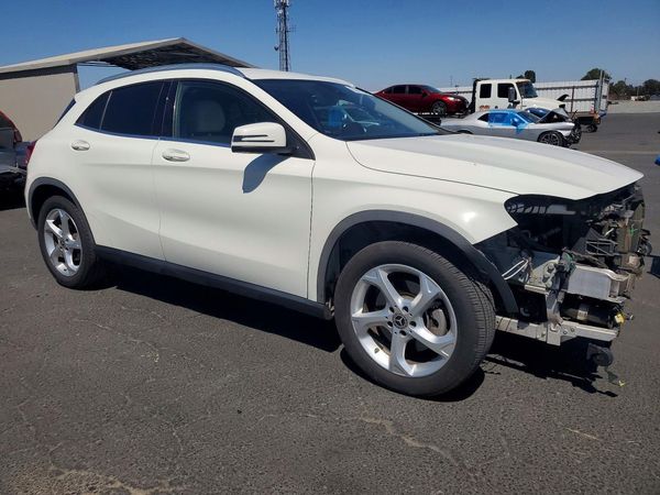 2018 MERCEDES-BENZ GLA GLA250