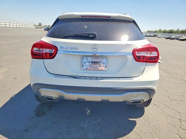 2018 MERCEDES-BENZ GLA GLA250