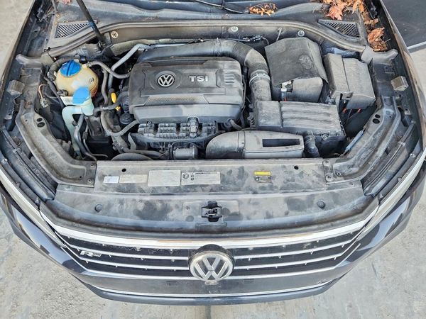 2017 VOLKSWAGEN PASSAT R-Line