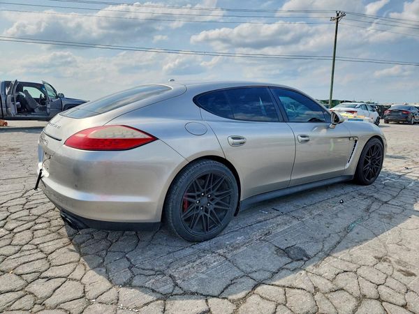 2013 PORSCHE PANAMERA
