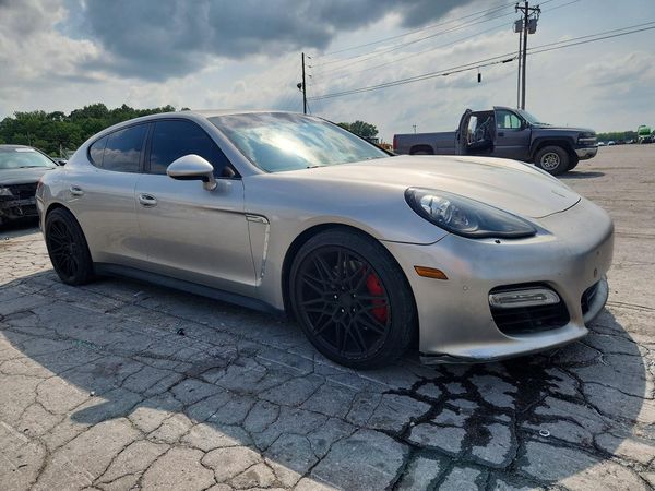 2013 PORSCHE PANAMERA