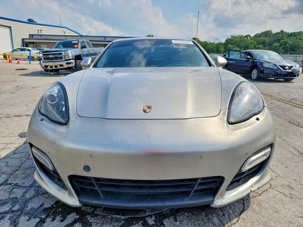 2013 PORSCHE PANAMERA