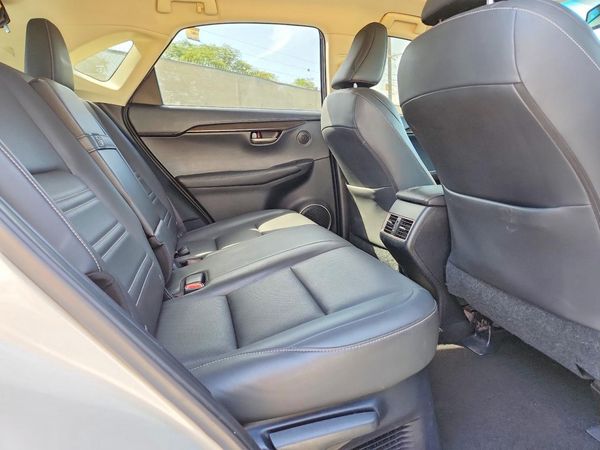 2015 LEXUS NX 200t Luxury