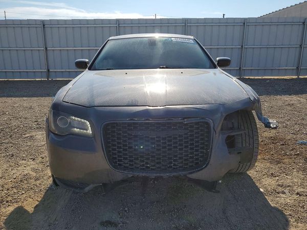 2019 CHRYSLER 300
