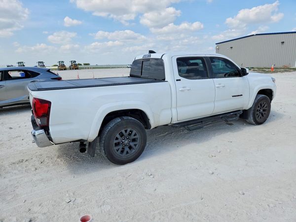 2022 TOYOTA TACOMA SR5