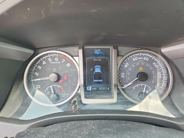 2022 TOYOTA TACOMA SR5
