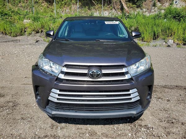 2019 TOYOTA HIGHLANDER LE/LE Plus