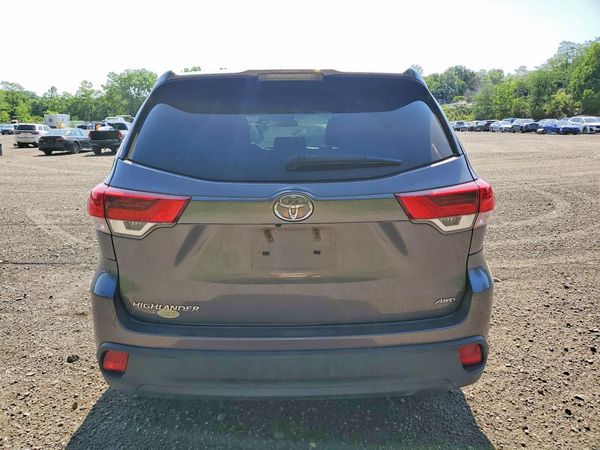 2019 TOYOTA HIGHLANDER LE/LE Plus