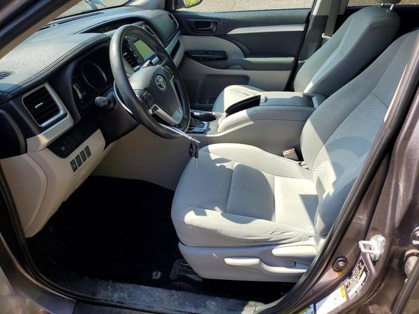 2019 TOYOTA HIGHLANDER LE/LE Plus