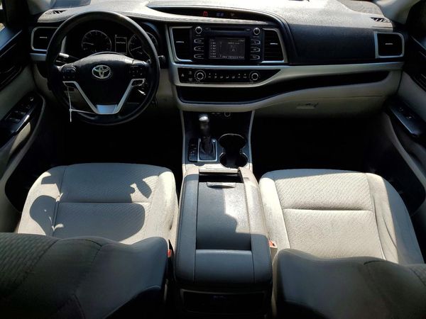 2019 TOYOTA HIGHLANDER LE/LE Plus