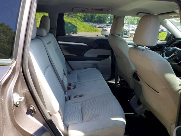 2019 TOYOTA HIGHLANDER LE/LE Plus