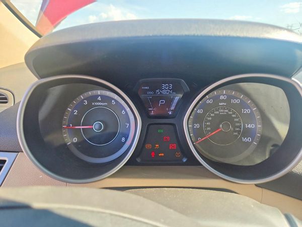 2013 HYUNDAI ELANTRA