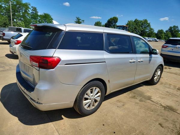 2017 KIA SEDONA LX