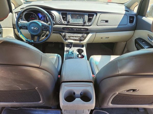2017 KIA SEDONA LX