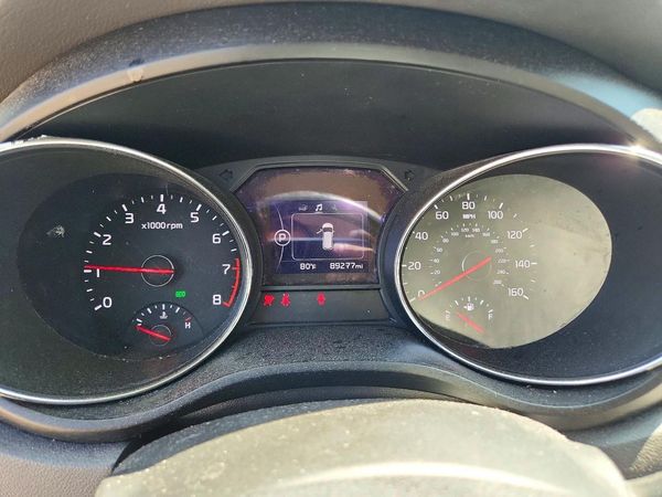 2017 KIA SEDONA LX