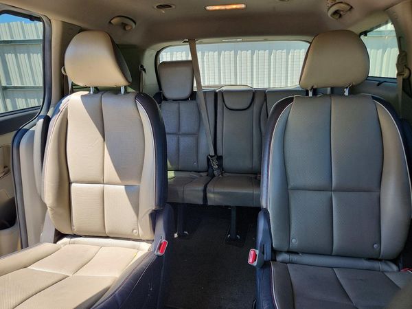 2017 KIA SEDONA LX