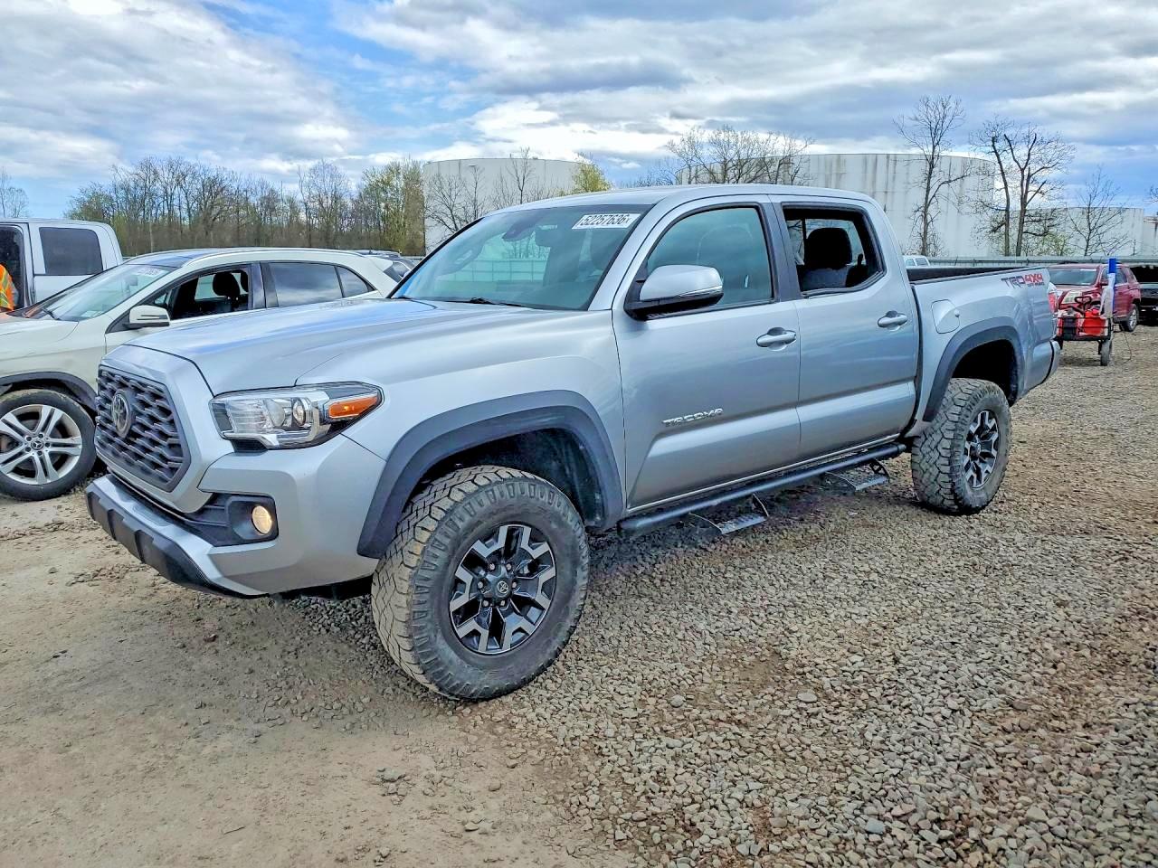 2022 TOYOTA TACOMA SR5