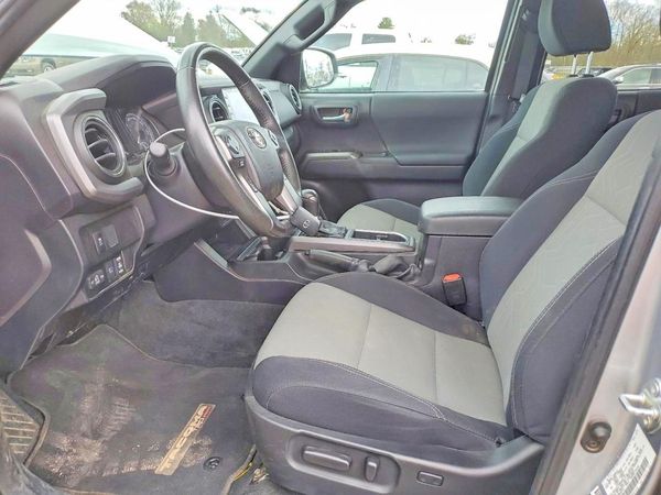 2022 TOYOTA TACOMA SR5