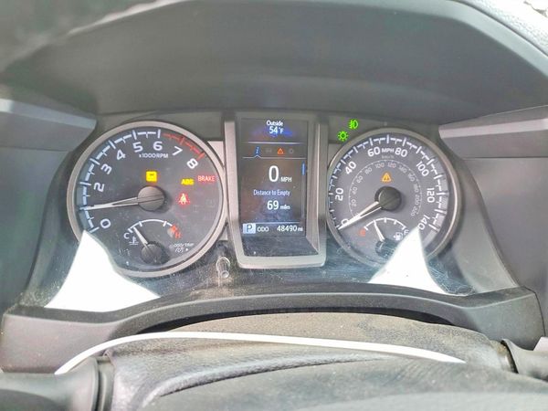 2022 TOYOTA TACOMA SR5