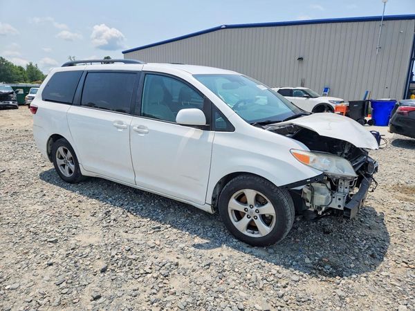 2020 TOYOTA SIENNA E grade