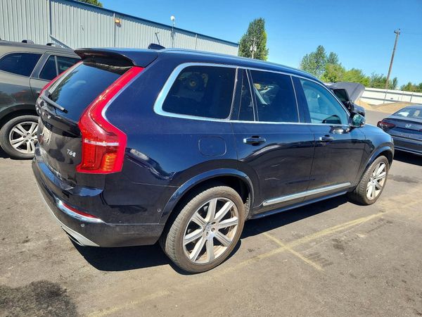2016 VOLVO XC90