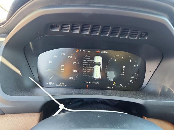 2016 VOLVO XC90