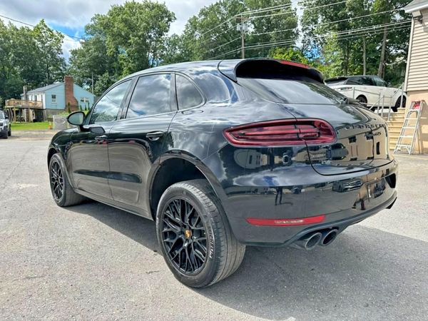 2017 PORSCHE MACAN