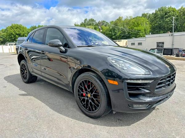 2017 PORSCHE MACAN