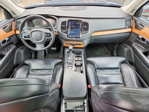 2019 VOLVO XC90 Inscription