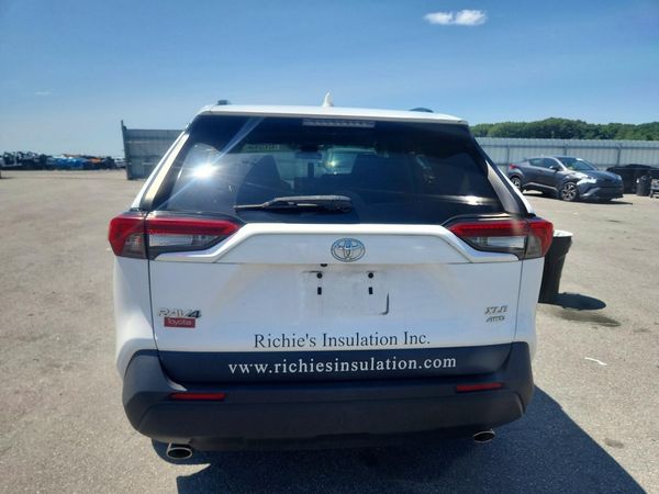 2019 TOYOTA RAV4 XLE / XLE Premium 4WD