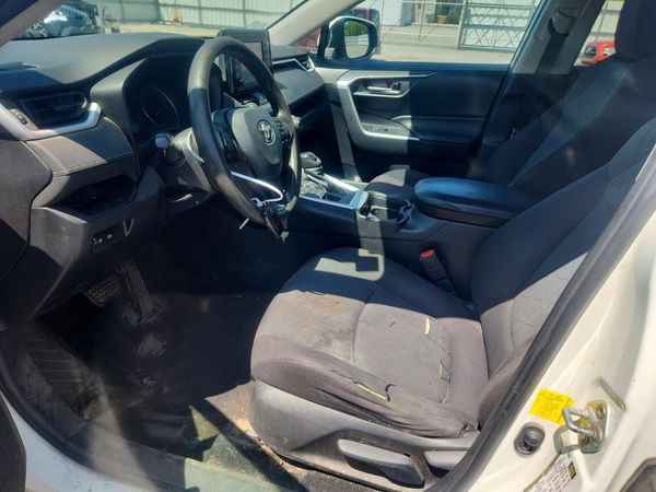2019 TOYOTA RAV4 XLE / XLE Premium 4WD