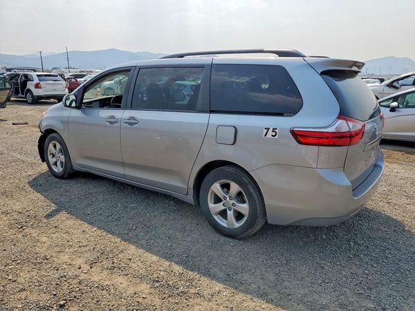 2017 TOYOTA SIENNA
