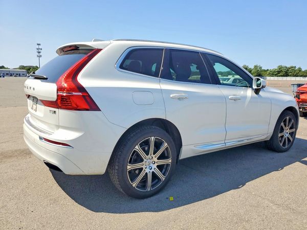 2021 VOLVO XC60