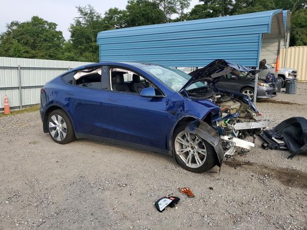 2021 TESLA MODEL Y — Passenger 3/4