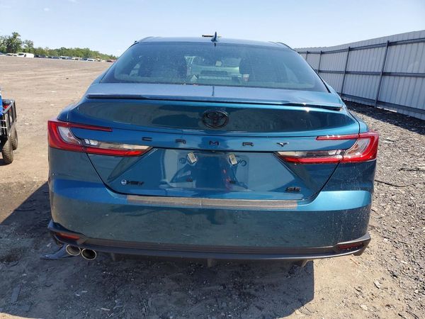 2025 TOYOTA CAMRY