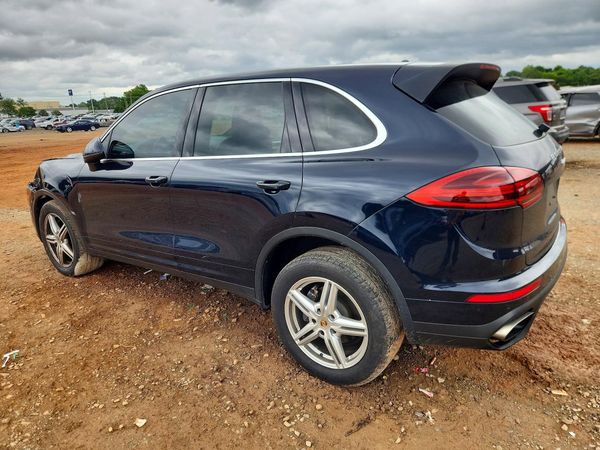2016 PORSCHE CAYENNE