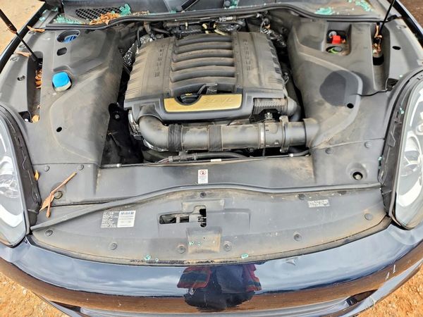 2016 PORSCHE CAYENNE