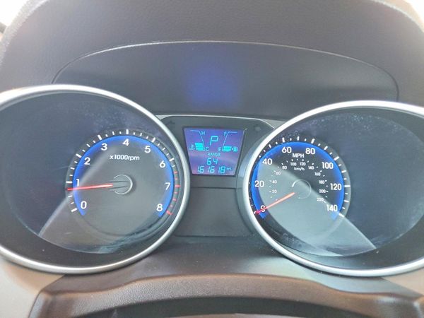 2015 HYUNDAI TUCSON GL (Middle-Low)