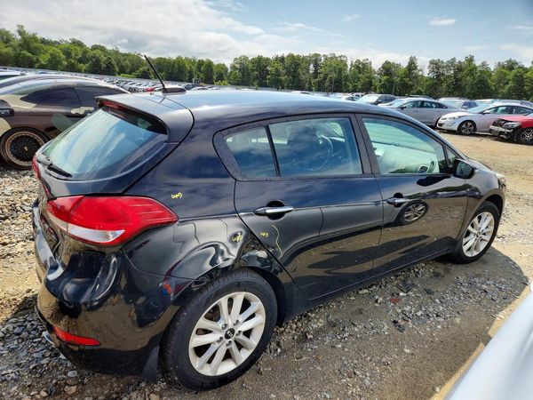 2017 KIA FORTE5
