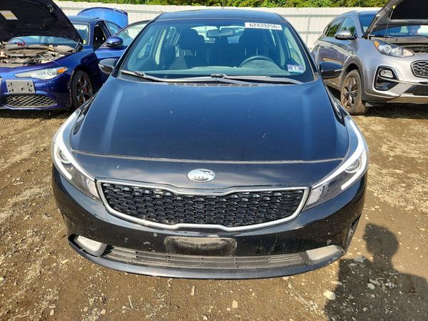 2017 KIA FORTE5