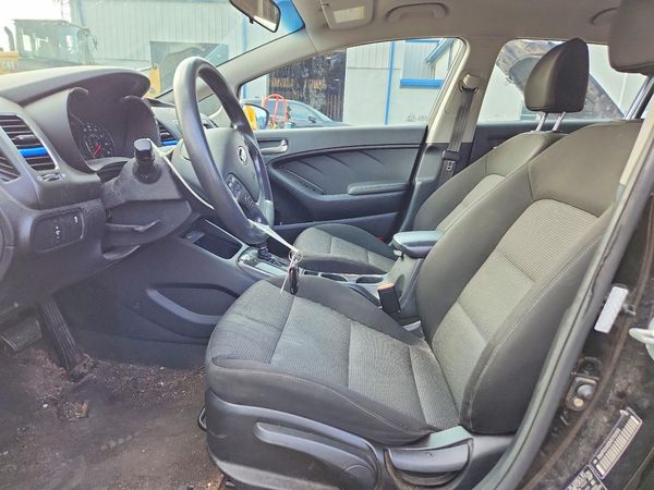 2017 KIA FORTE5